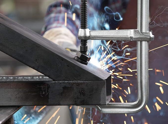 The Differences Between Forged Steel and Tempered Cast Iron Vises: Which One is Right for You?